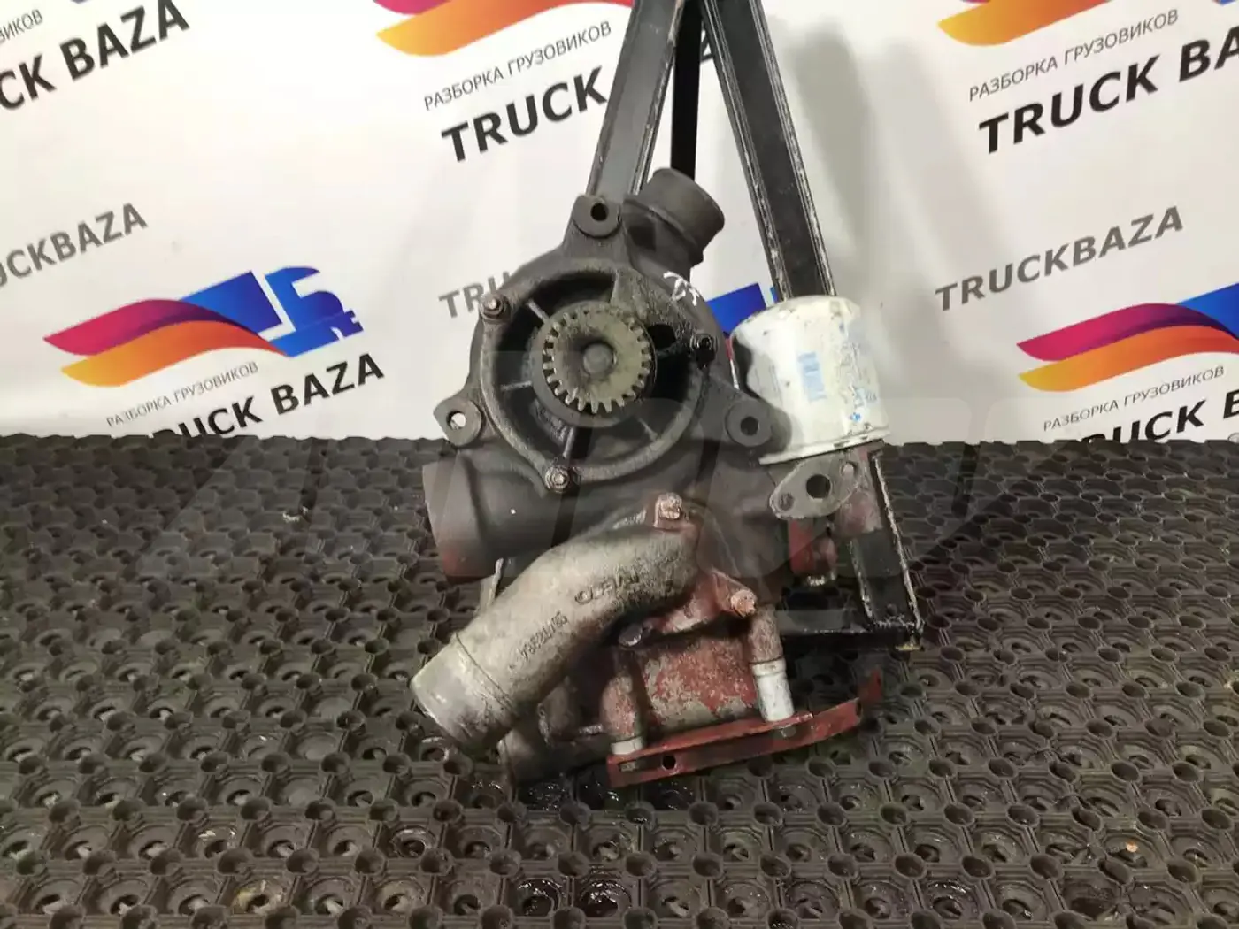 Помпа к IVECO EuroStar 1993
