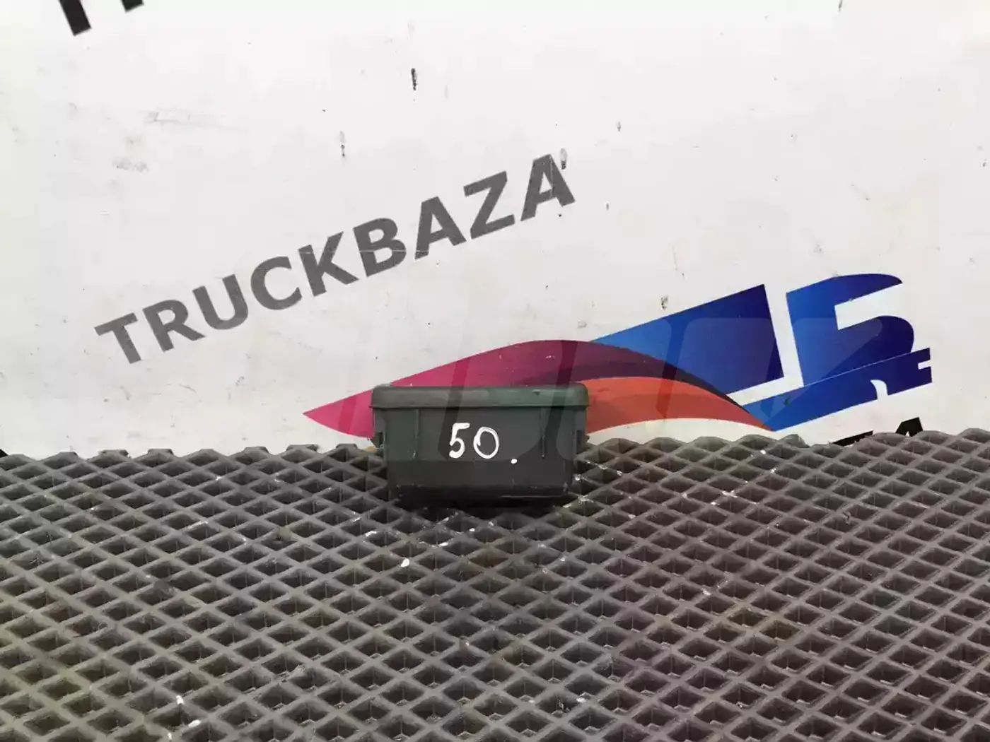 Бардачок к Mercedes-Benz Actros 1996