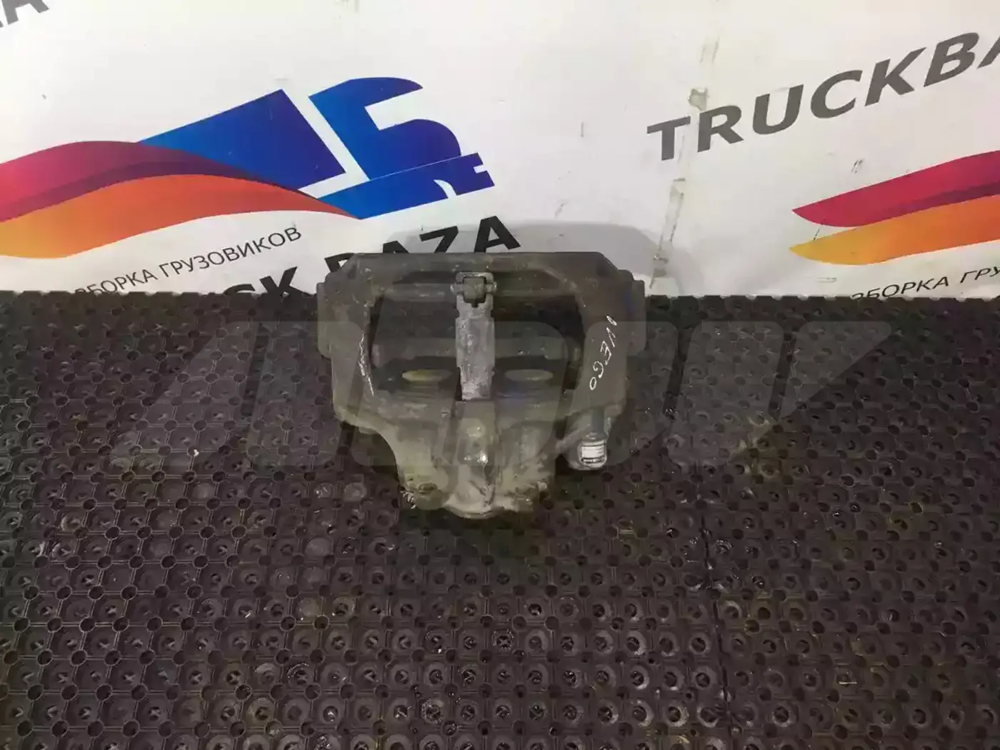 Суппорт передний левый к IVECO Stralis 2002