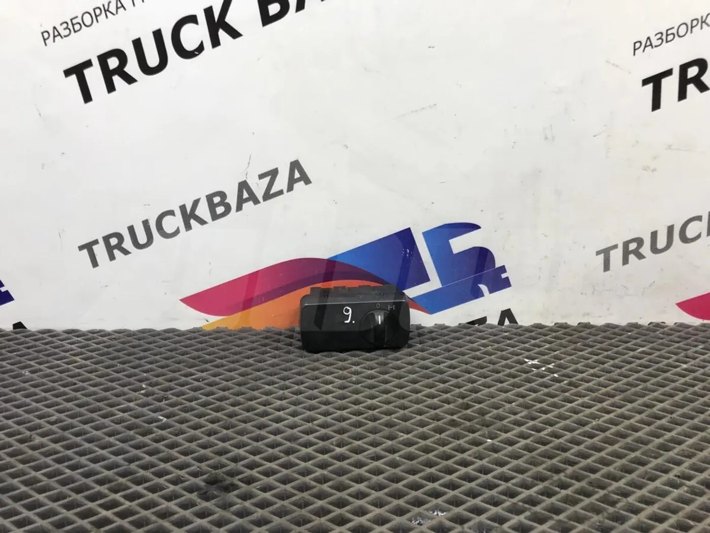 Кнопка  к Mercedes-Benz Actros 2008