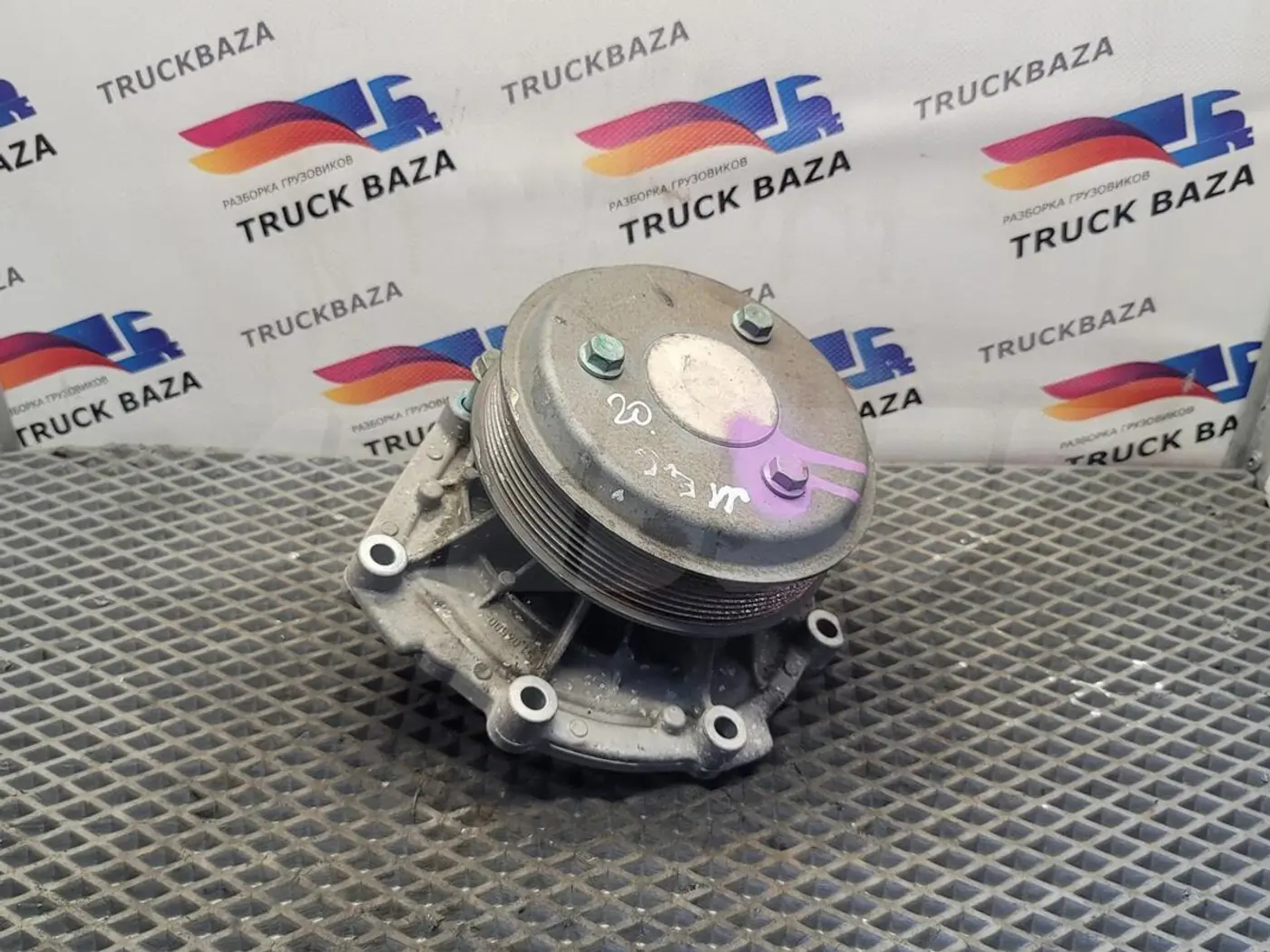 Помпа к MAN TGX 2015
