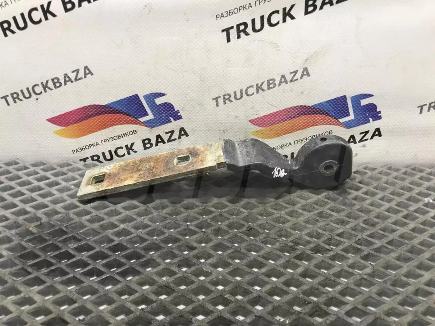 Петли к Mercedes-Benz Actros 2008