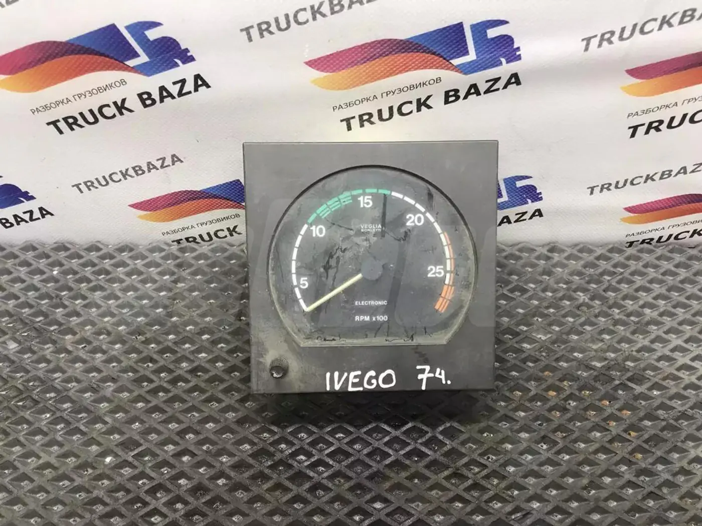 Тахометр к IVECO EuroTrakker 1991