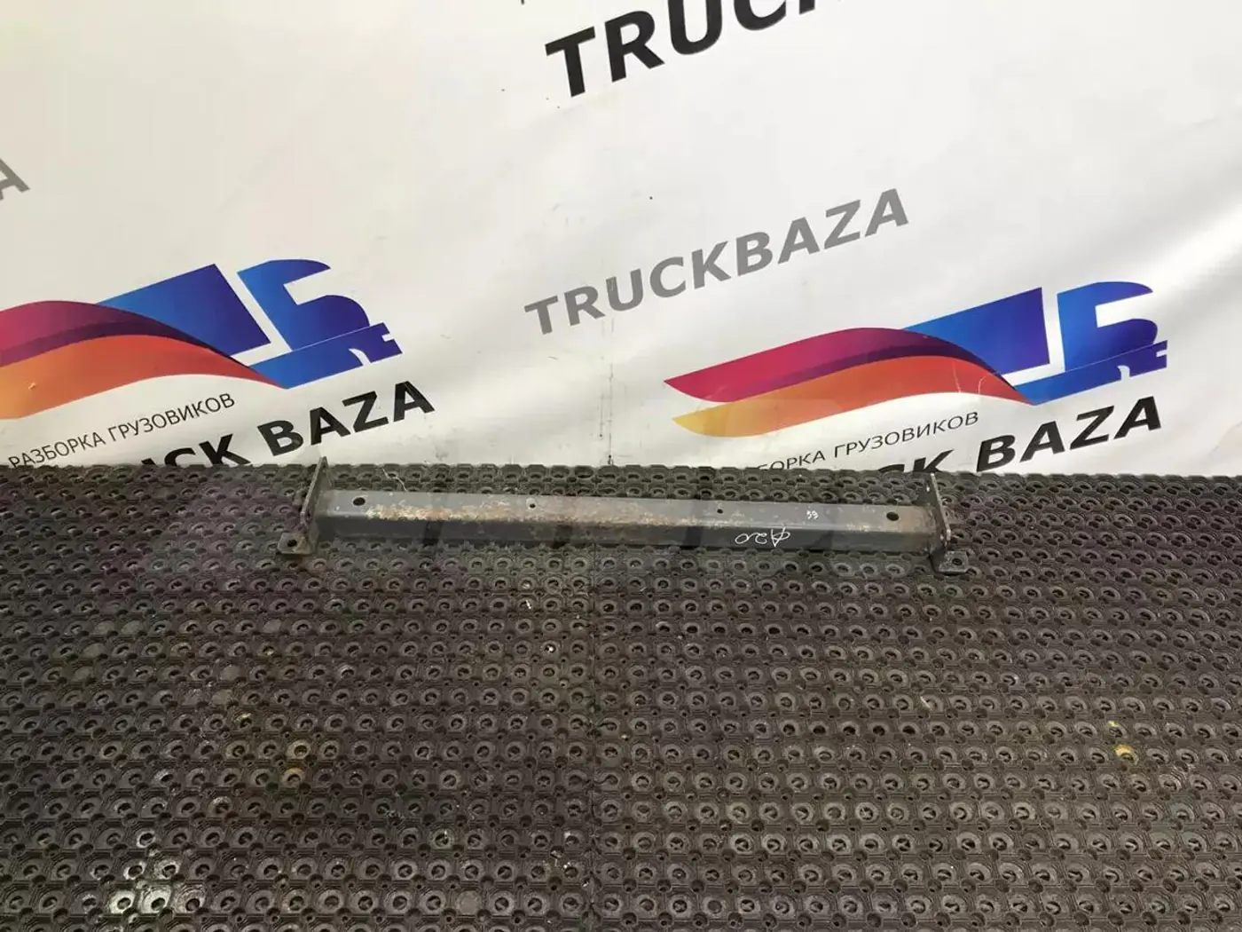 Усилитель бампера к Mercedes-Benz Axor 2008