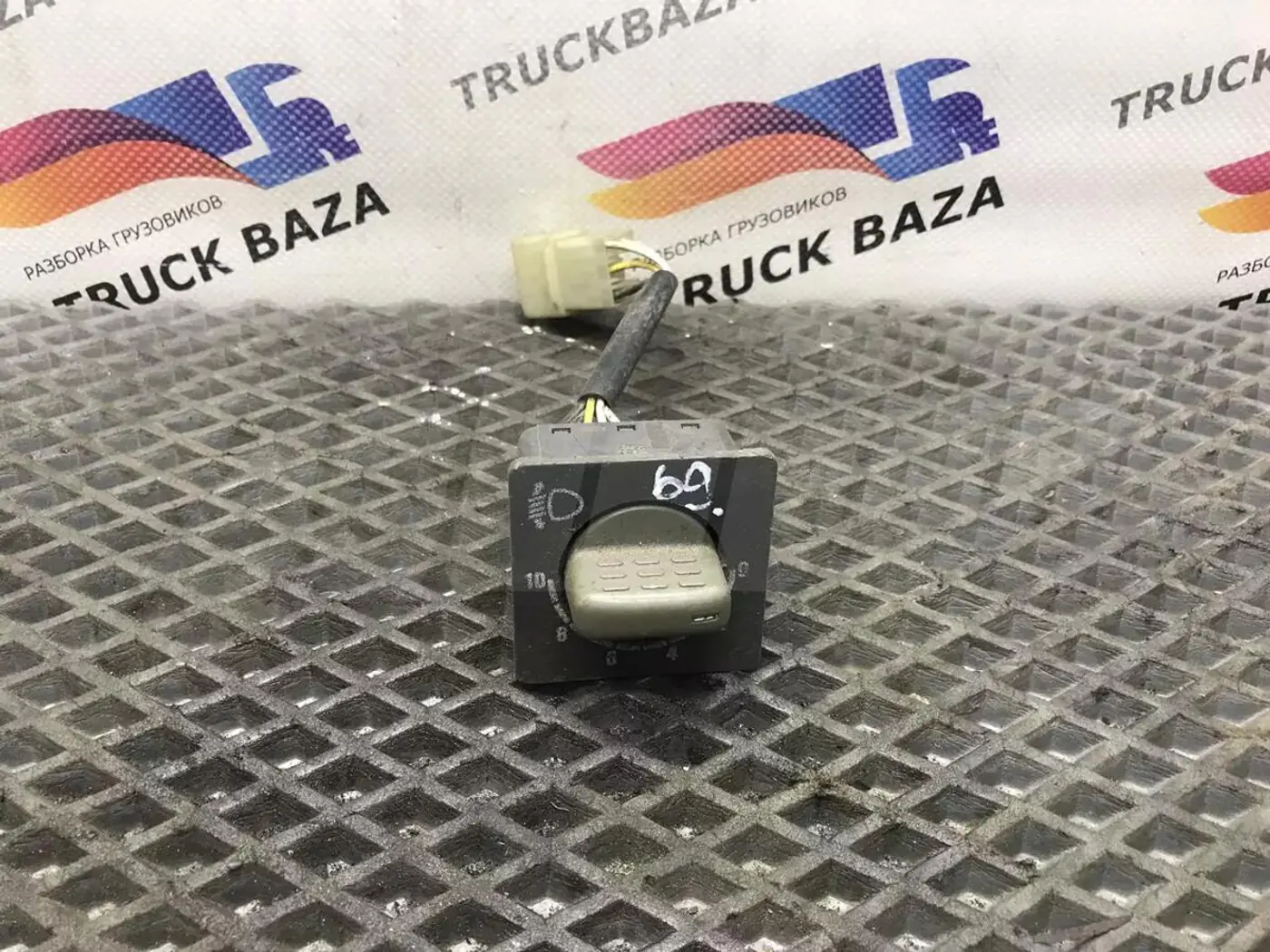 Кнопка  к IVECO EuroTech 1993