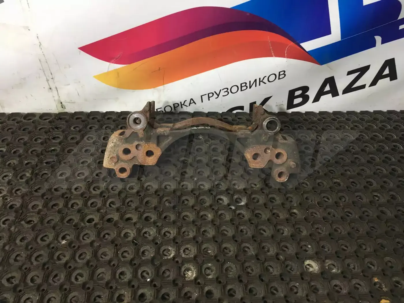 Скоба суппорта к Renault Premium 2008