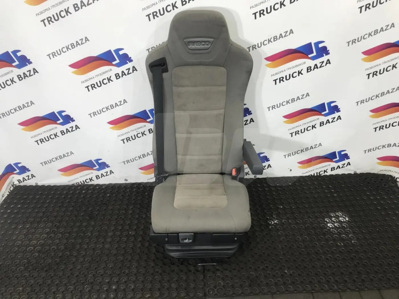 Сиденье переднее к IVECO Stralis 2012