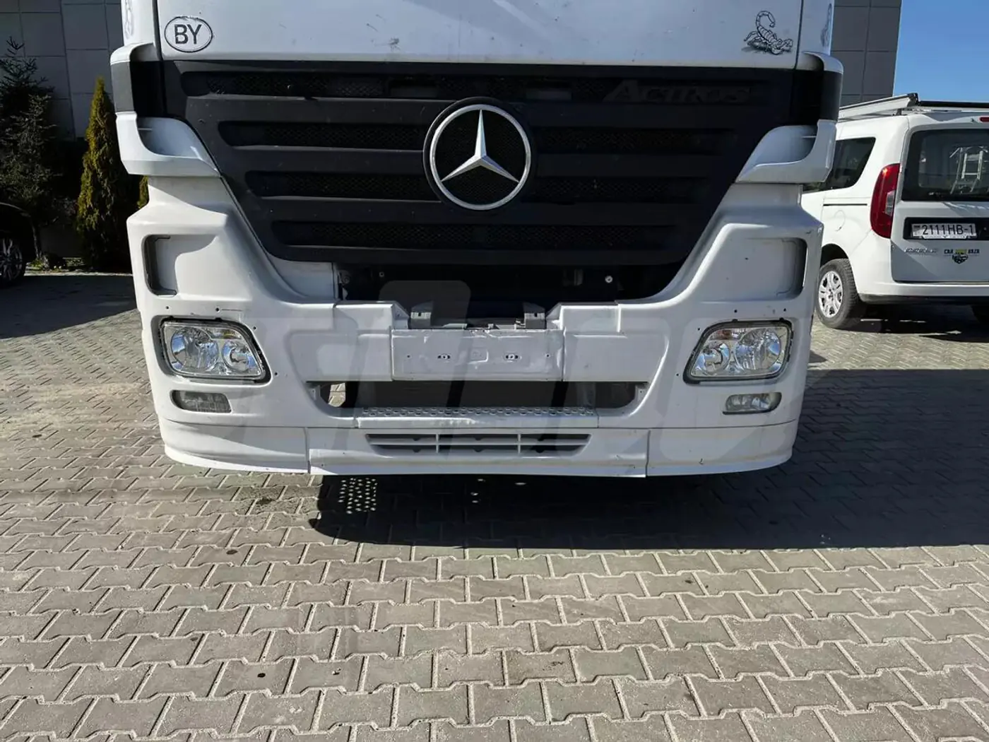 Бампер передний к Mercedes-Benz Actros 2002