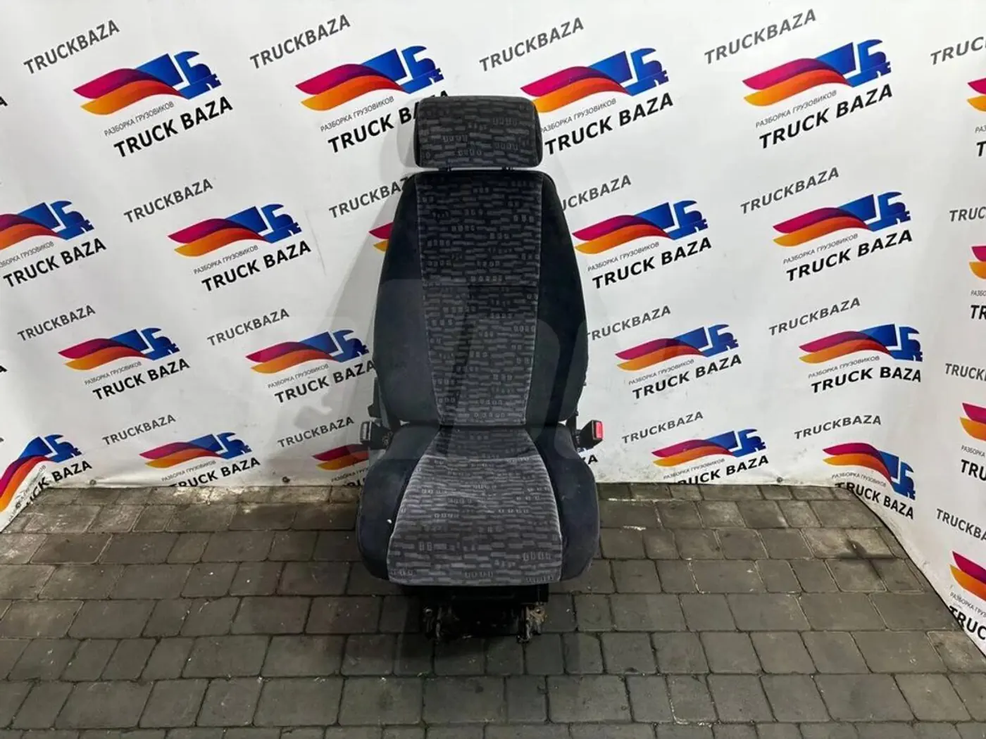 Сиденье переднее к Scania  2004