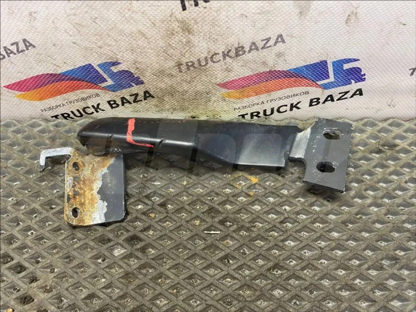Петли к Scania  2004