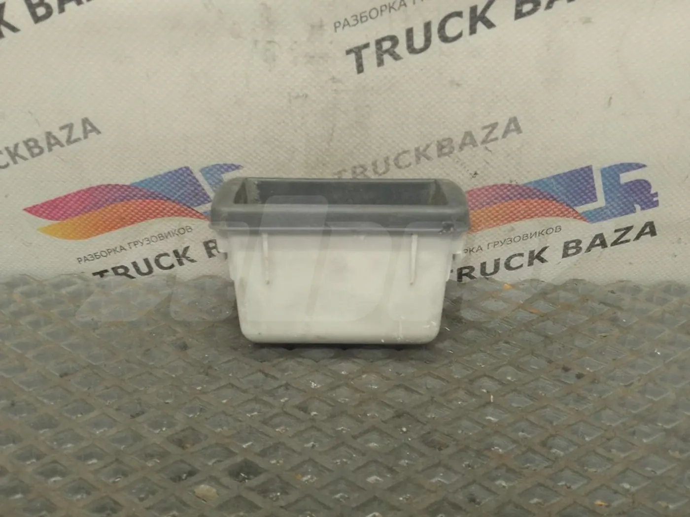 Бардачок к Mercedes-Benz Axor 2008