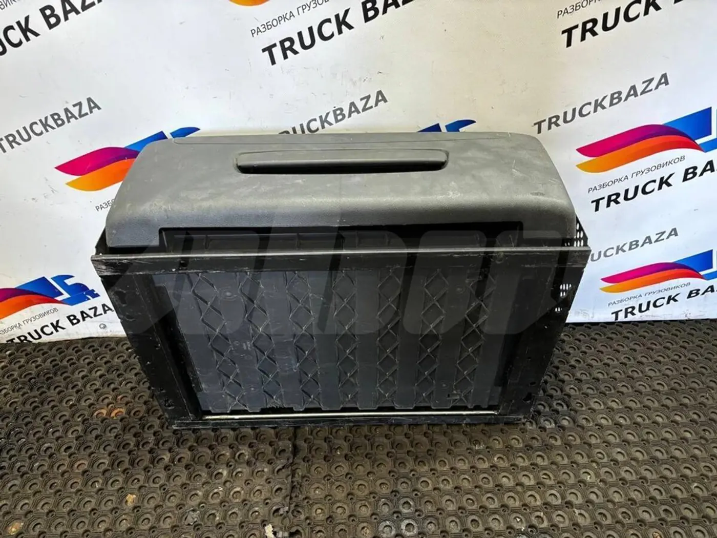 Бардачок к Mercedes-Benz Actros 2002