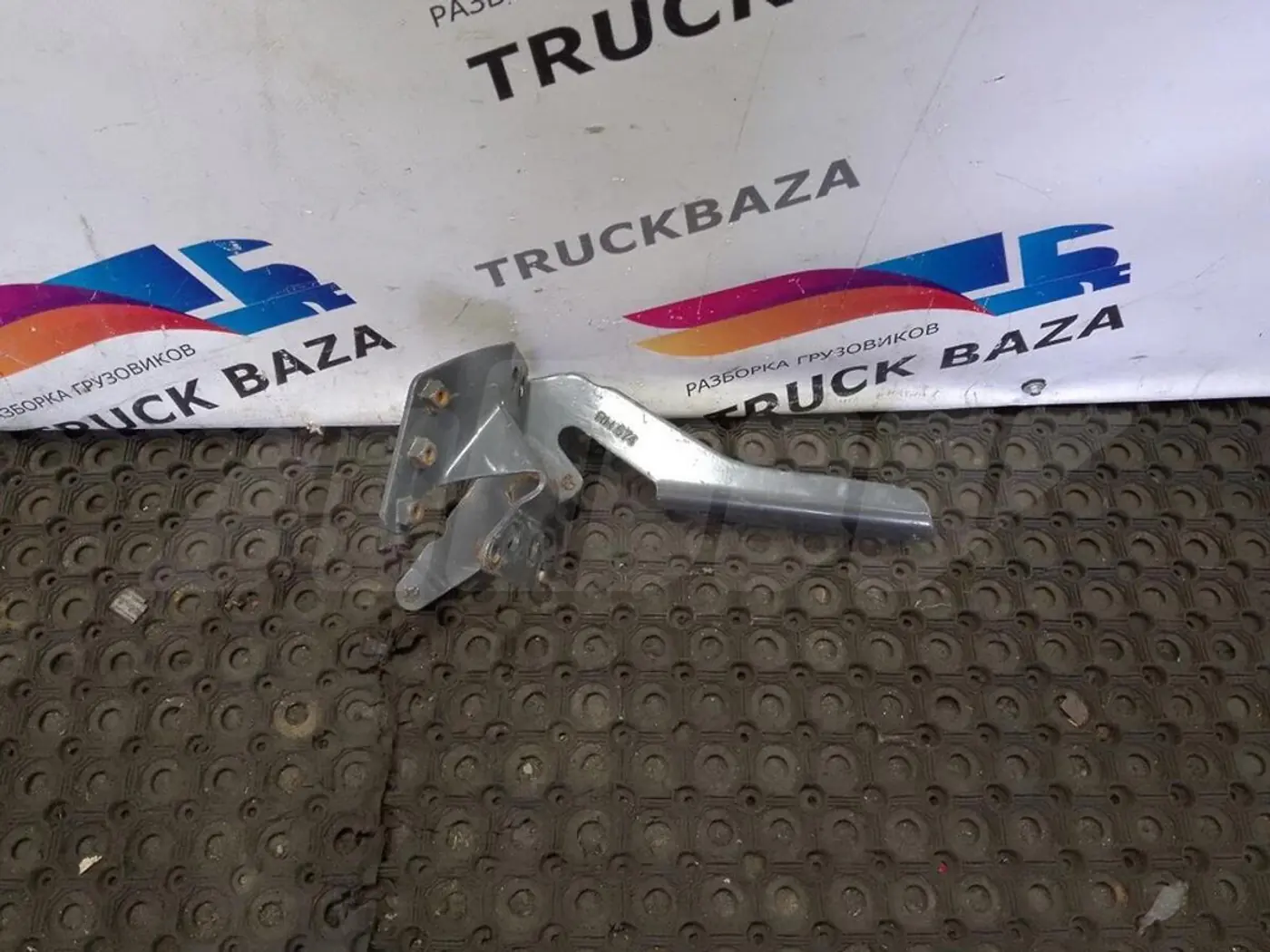 Петли к Scania  2017