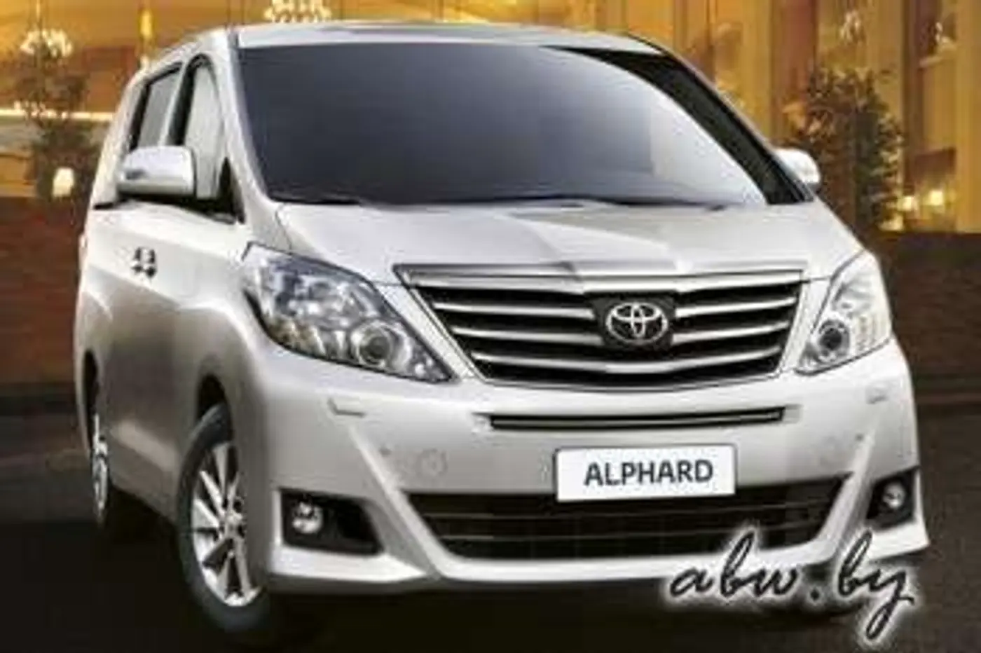 VW Multivan и Toyota Alphard: "супервэны" по цене квартиры