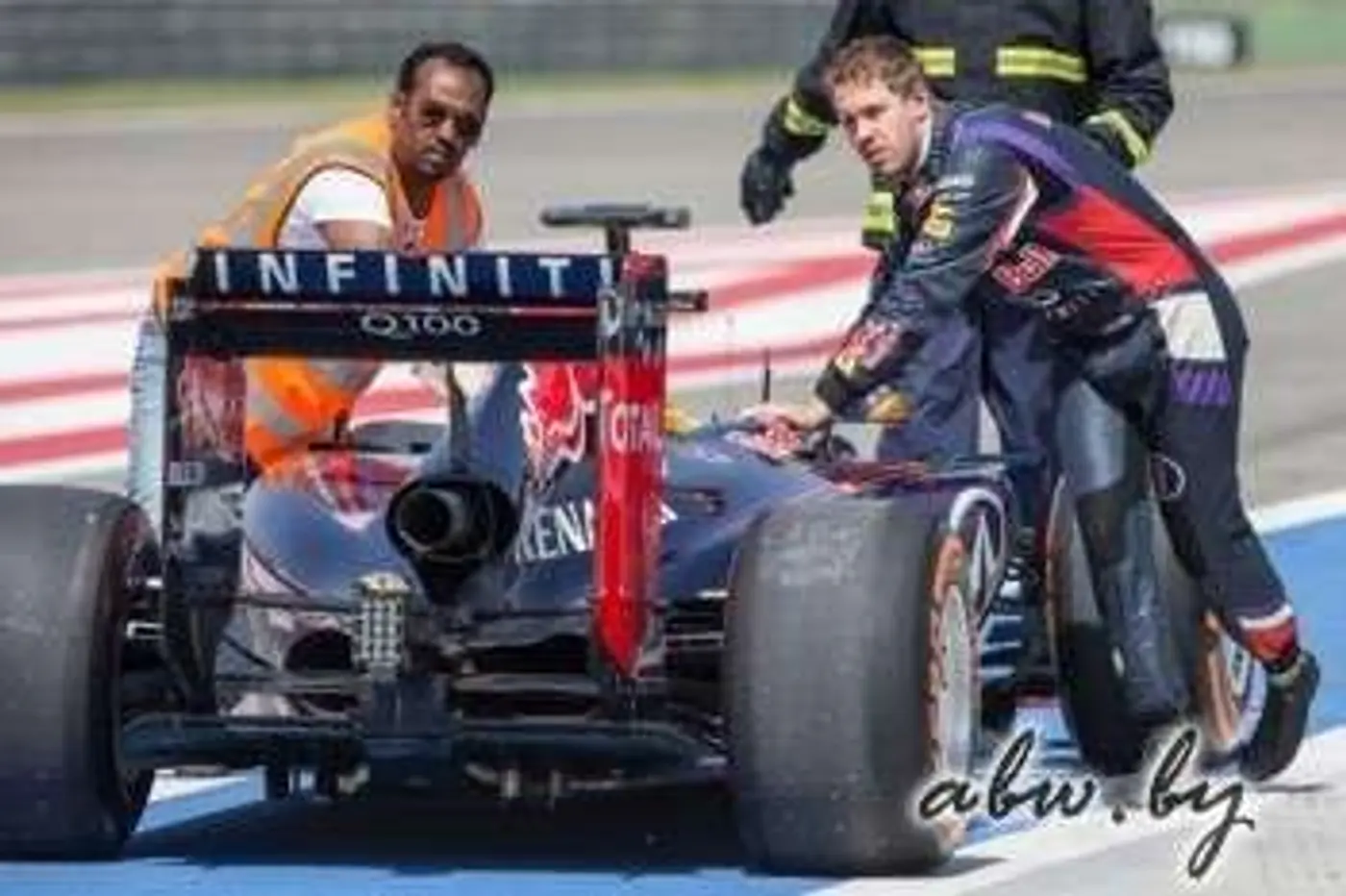 Red Bull рвет с Renault, а Феттель уходит?