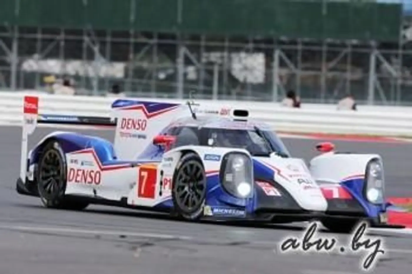 Toyota громит Porsche и Audi в Сильверстоуне!