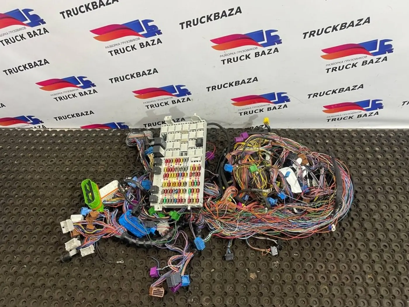 Проводка к Scania  2004
