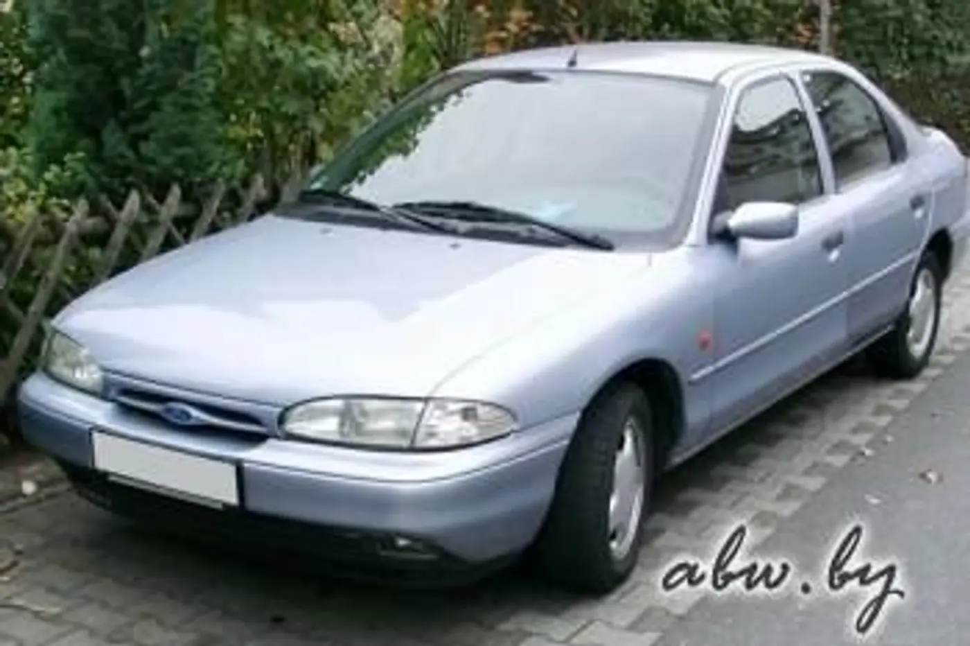 Ford Mondeo и Renault Laguna - кому из них старость в радость?
