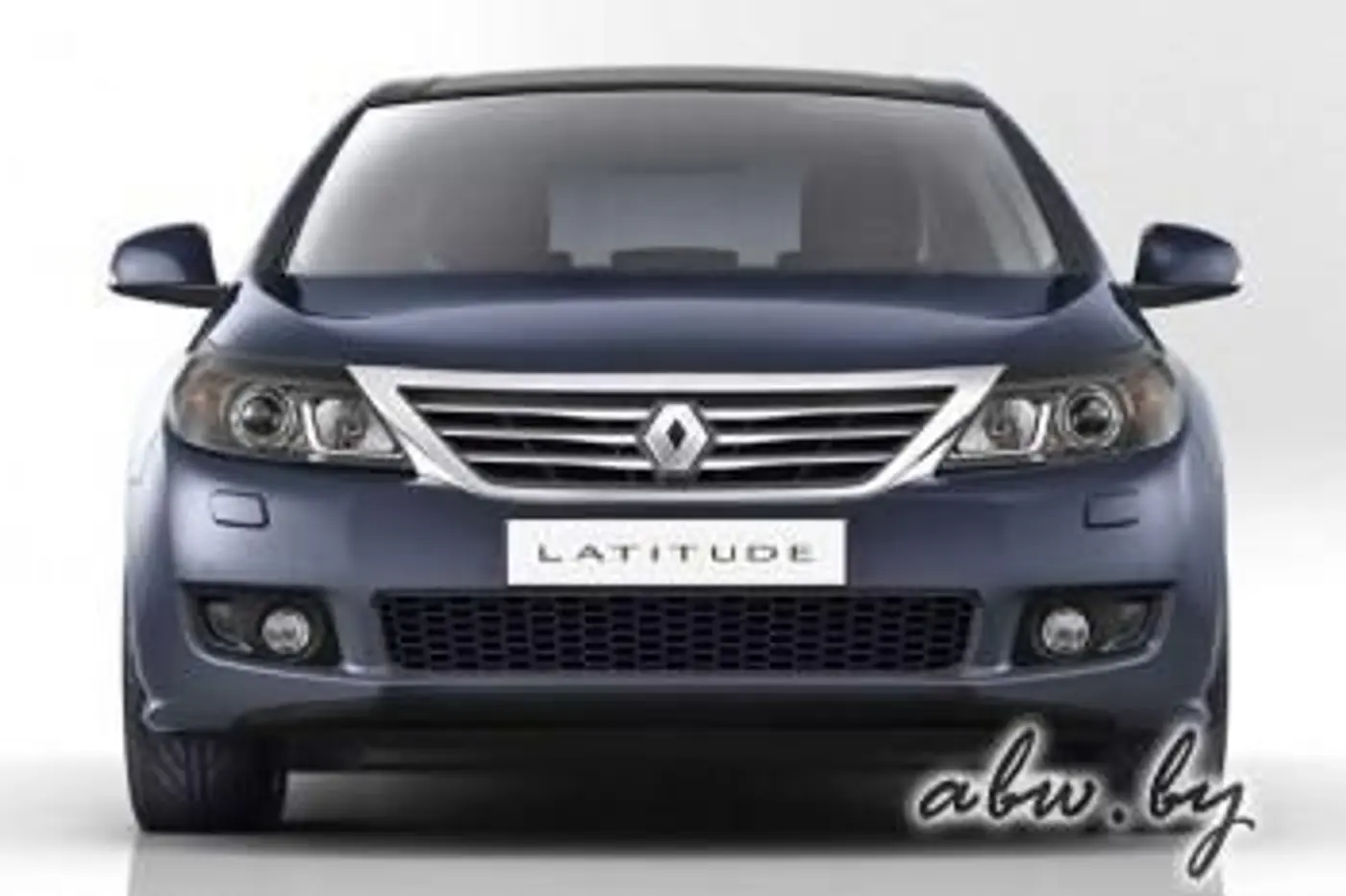 Renault Latitude vs Toyota Camry: что выбрать директору?