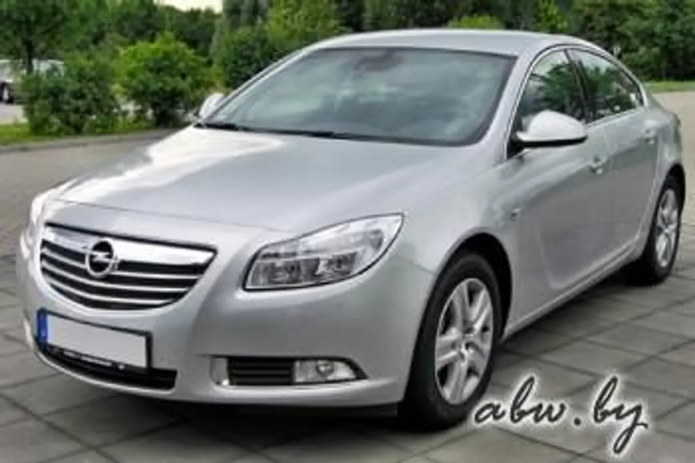 Opel Insignia: апрельский рекорд в России