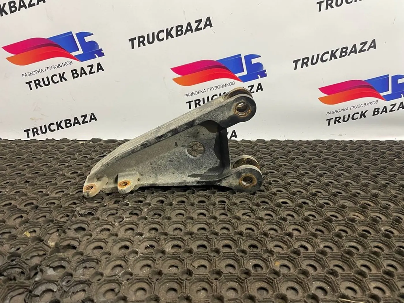 Кронштейн крепления бампера к MAN TGX 2000