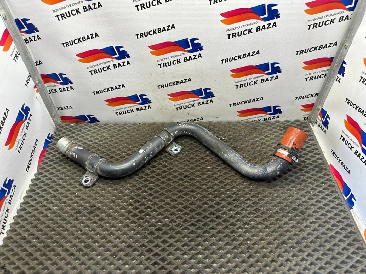 Патрубок к Scania  2004