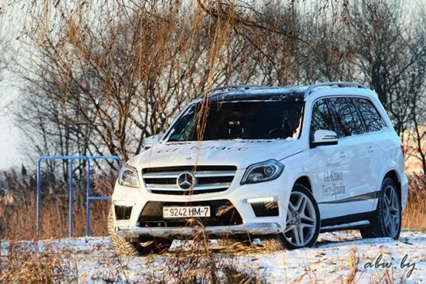 Mercedes-Benz GL: представительский кроссовер для большой семьи?
