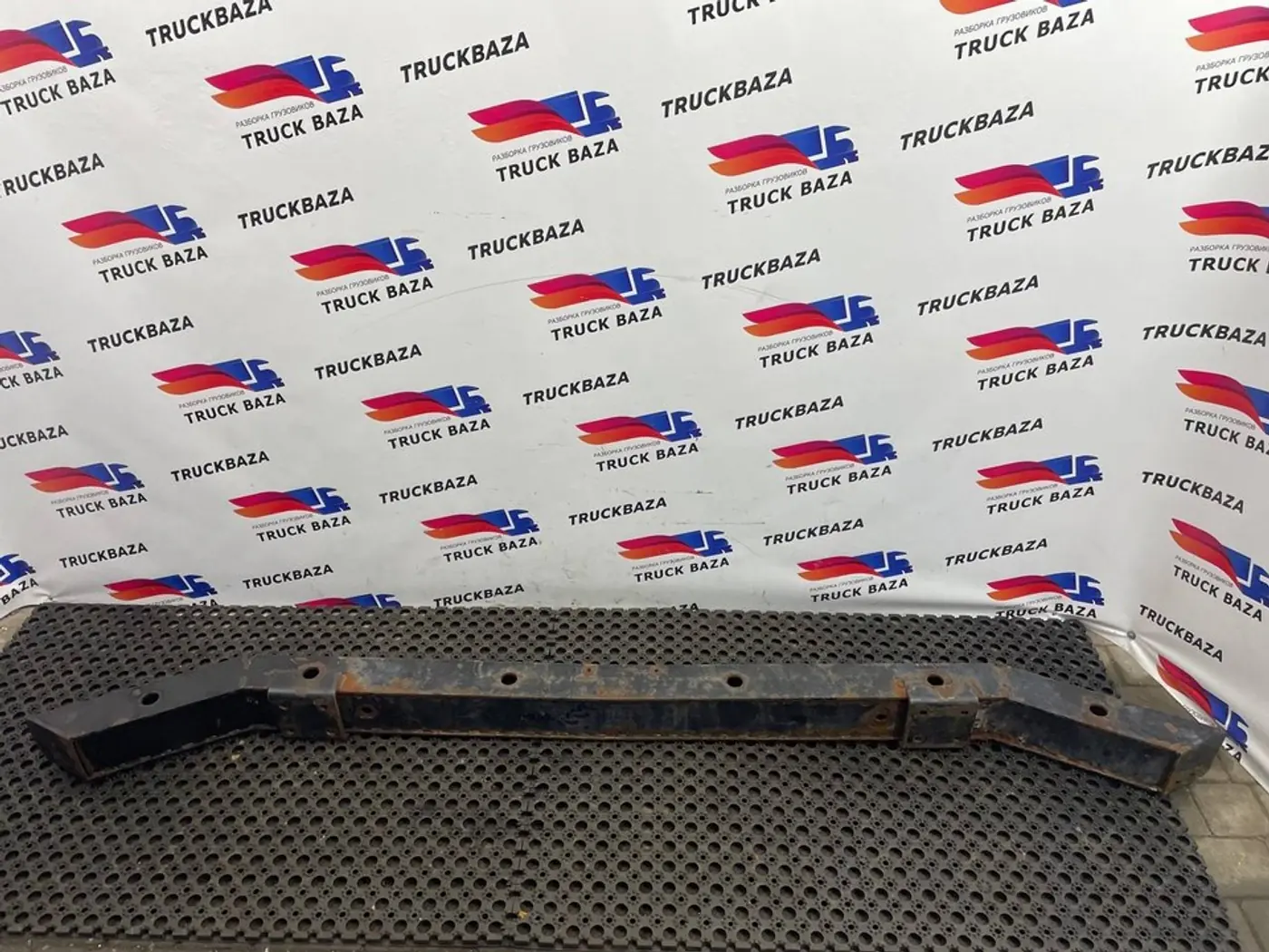 Усилитель бампера к КамАЗ  2013