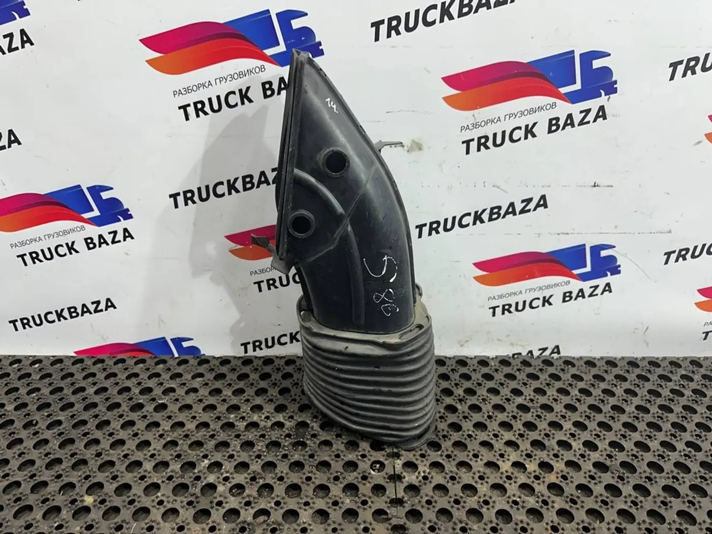 Патрубок к Scania  2011