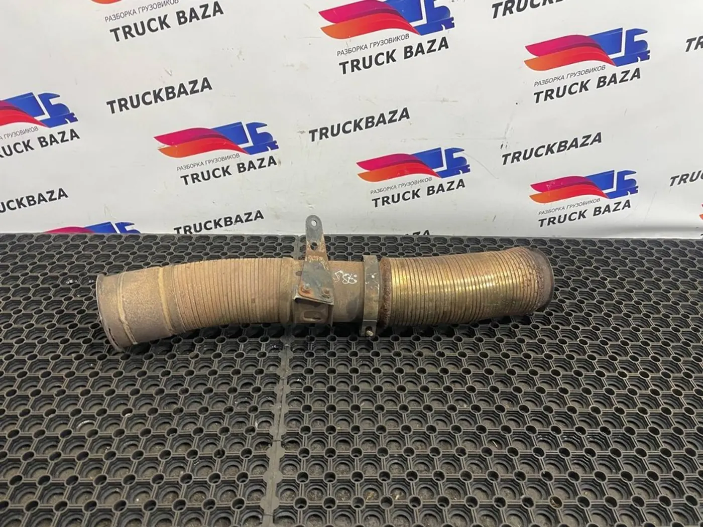 Приемная труба к Scania  2011