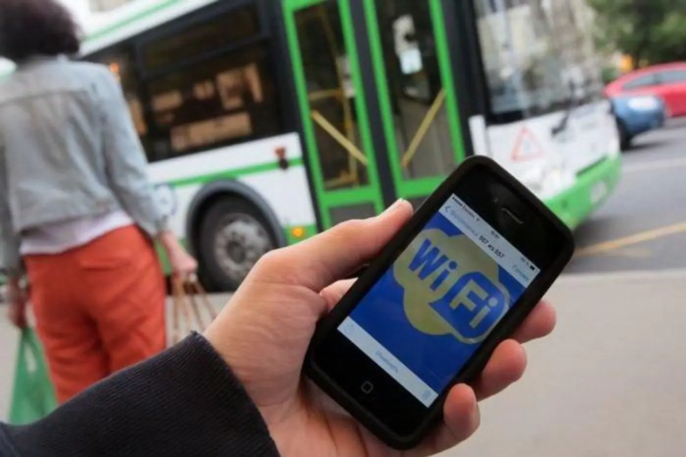 В общественном транспорте появится Wi-Fi. Кто за это заплатит – непонятно