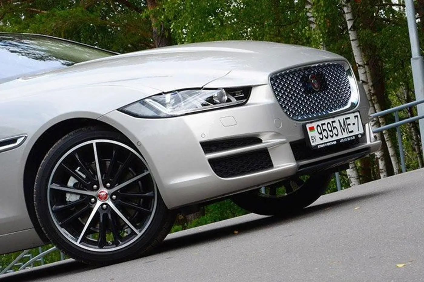 Jaguar XE: большая немецкая "тройка" негодует