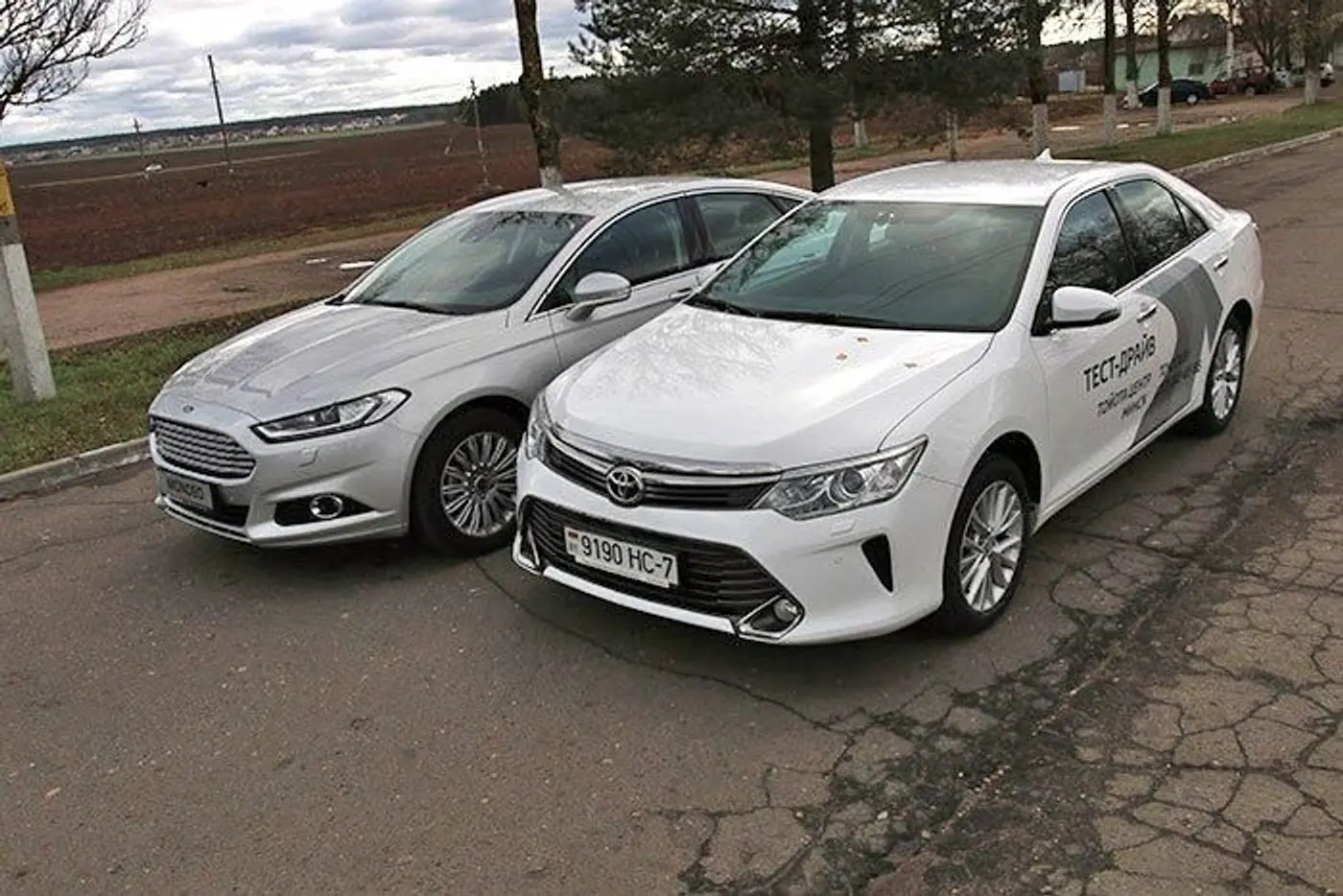 Форумный тест-драйв: Ford Mondeo или Toyota Camry?