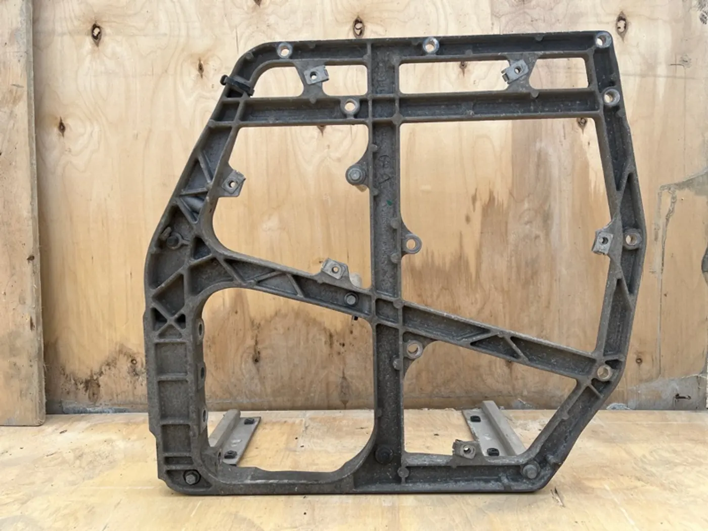 Кронштейн adblue к Mercedes-Benz Actros 2014