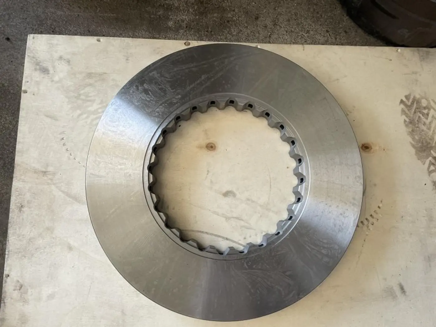 Диск тормозной задний к Volvo FH 2023