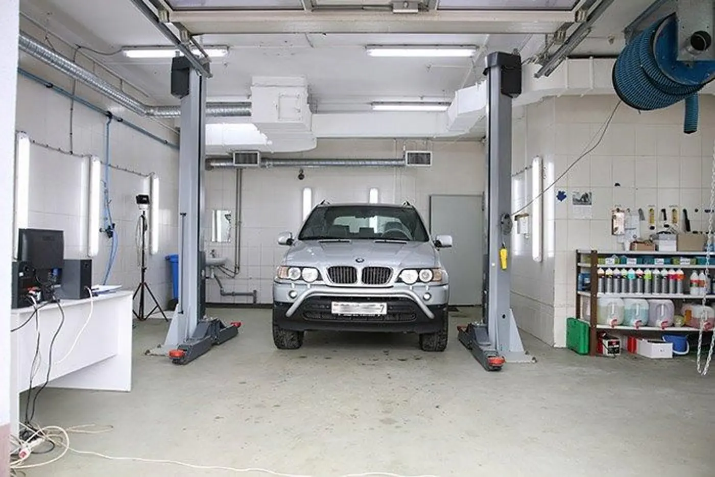 Битая, помятая, но зато "Икс-пятая"! Во что превращается BMW X5 спустя 15 лет