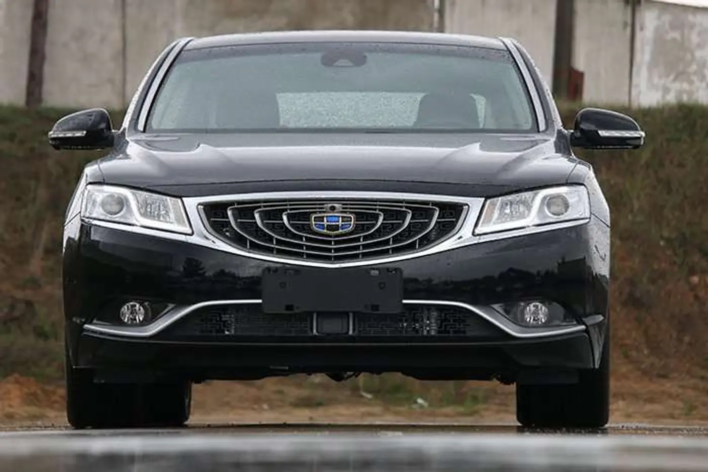 "Всех на Джили!": тестируем автомобиль для чиновников Geely Emgrand GT