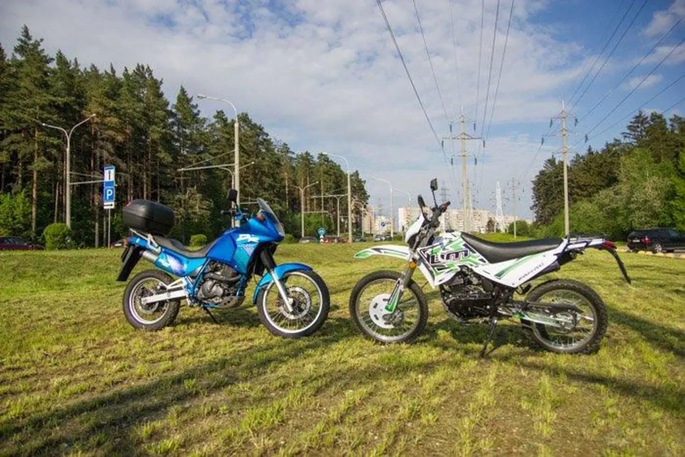 Новый "китаец" или подержанный "японец"? Сравнительный тест Baltmotors Enduro 200 DD и Suzuki DR 650 RSE