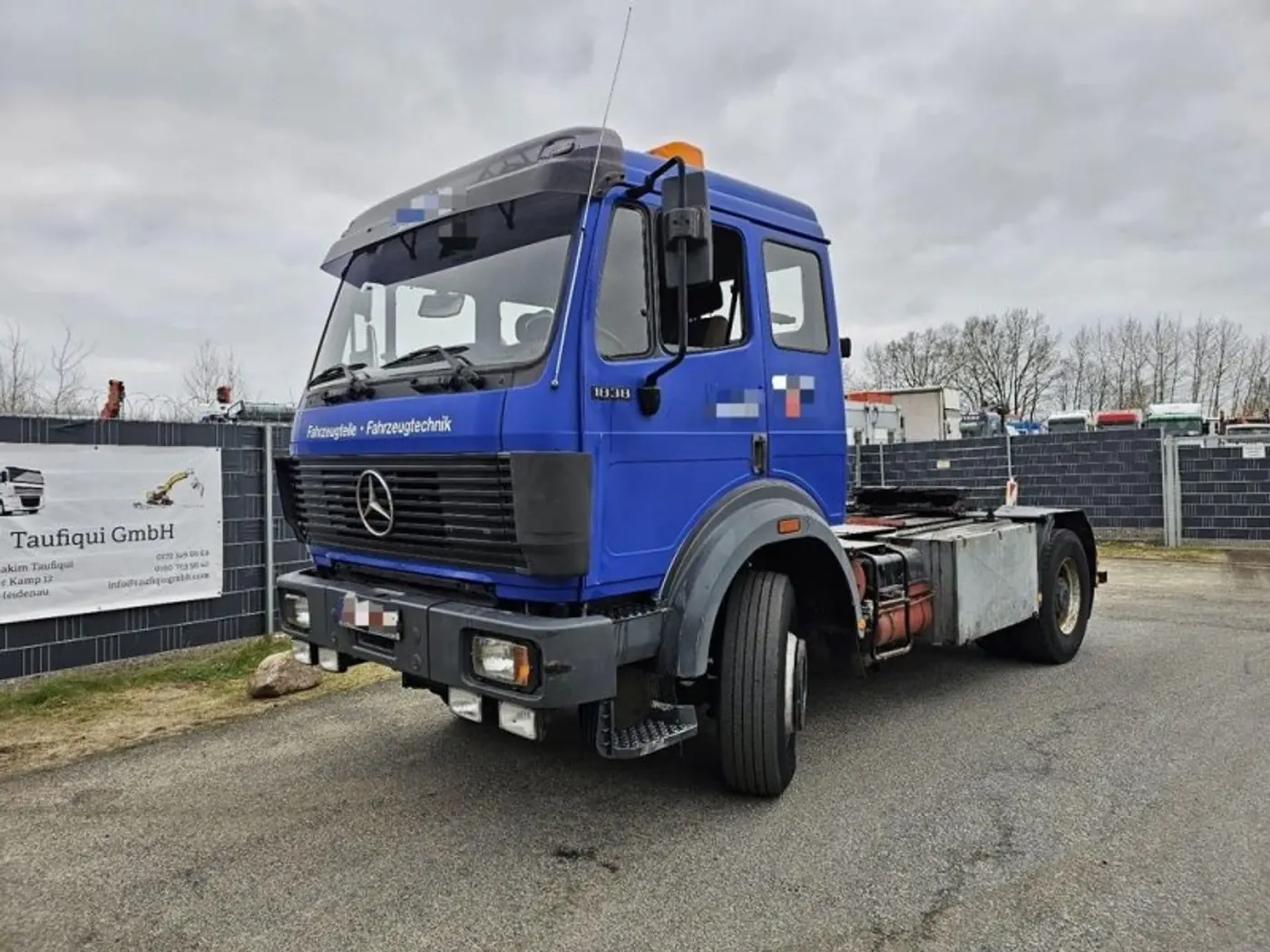 Стекло противотуманной фары левое к Mercedes-Benz 609D 2007