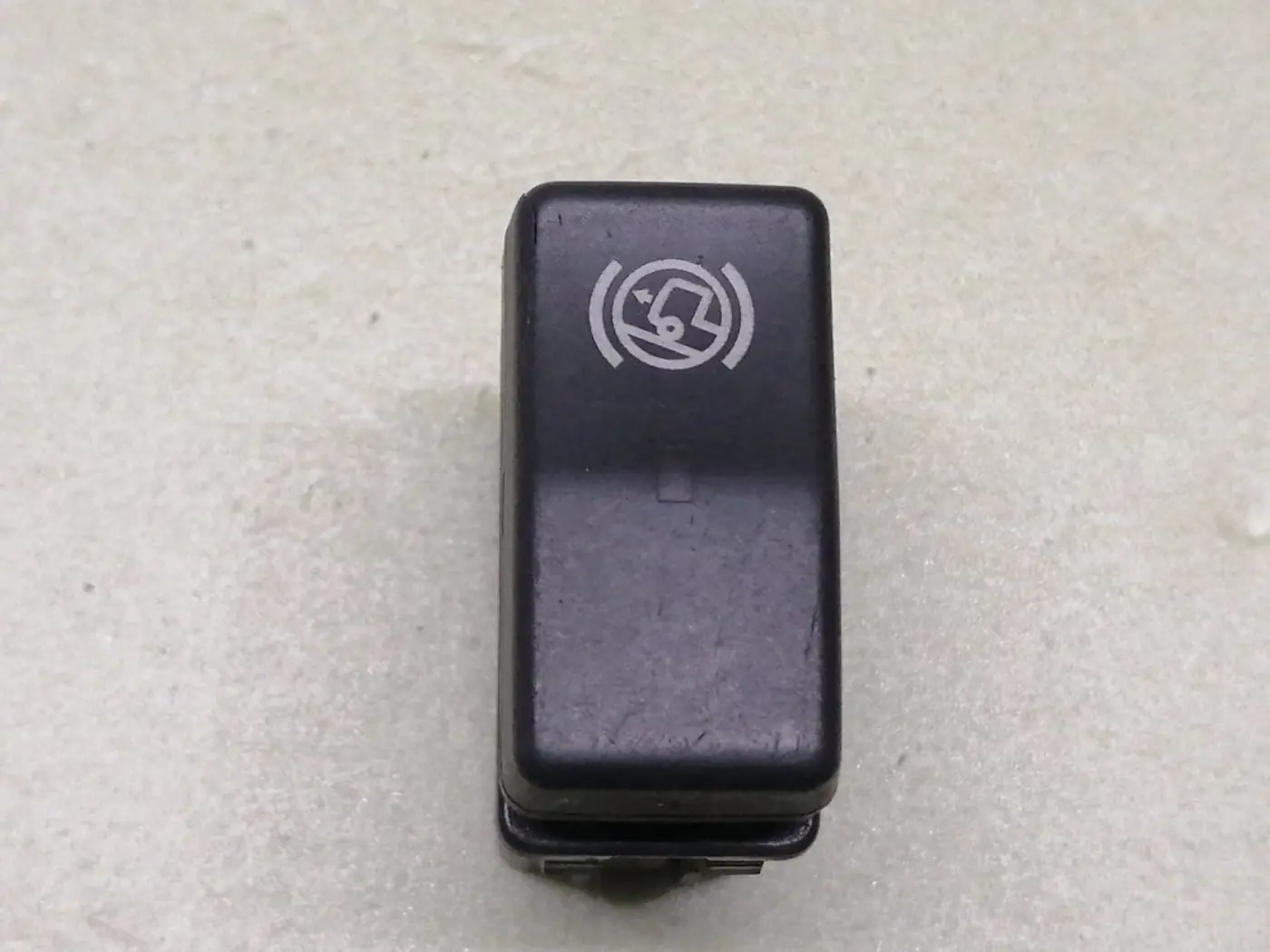 Включатель клавишный к Renault Premium 2007