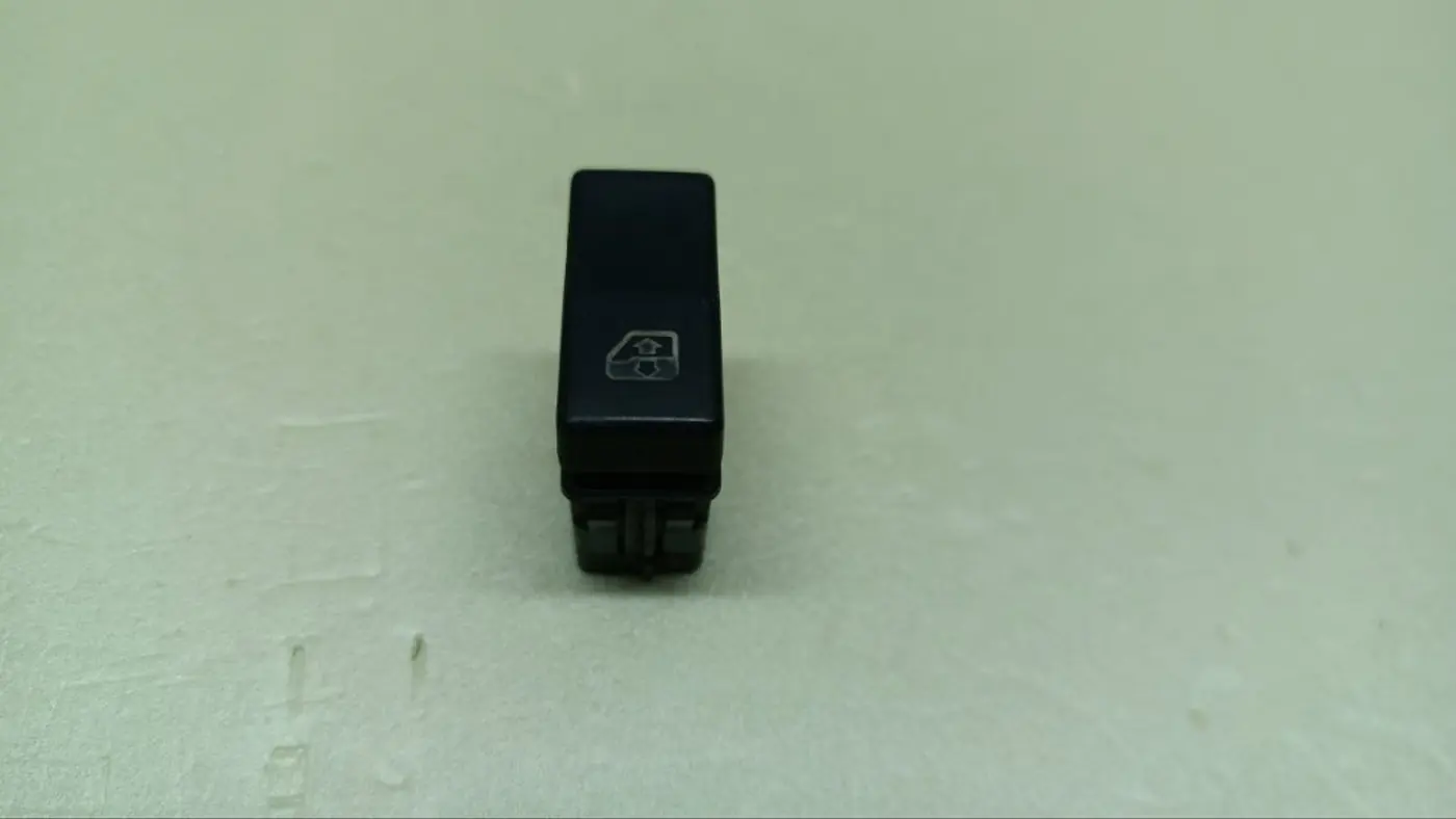 Кнопка  к Renault Premium 2007