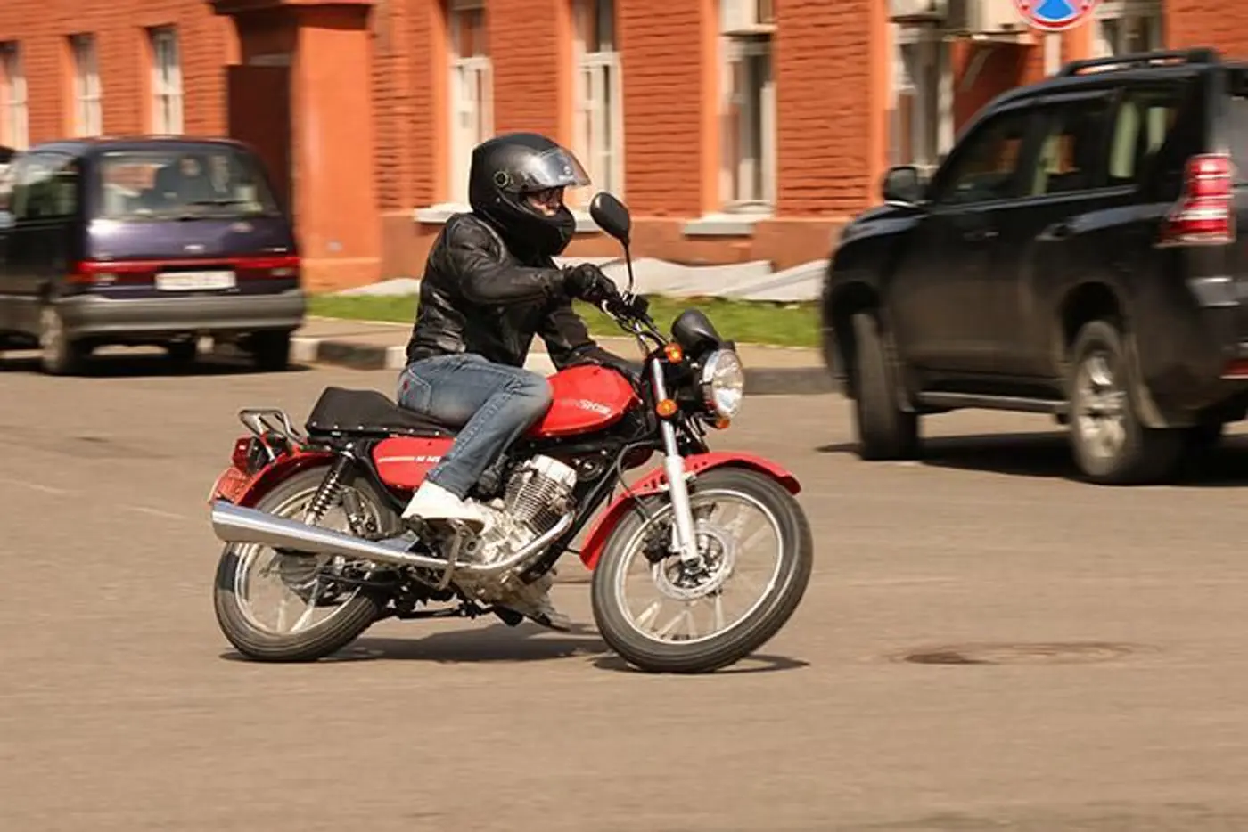 Классический M1NSK возвращается! Тест-драйв экспериментального белорусского мотоцикла