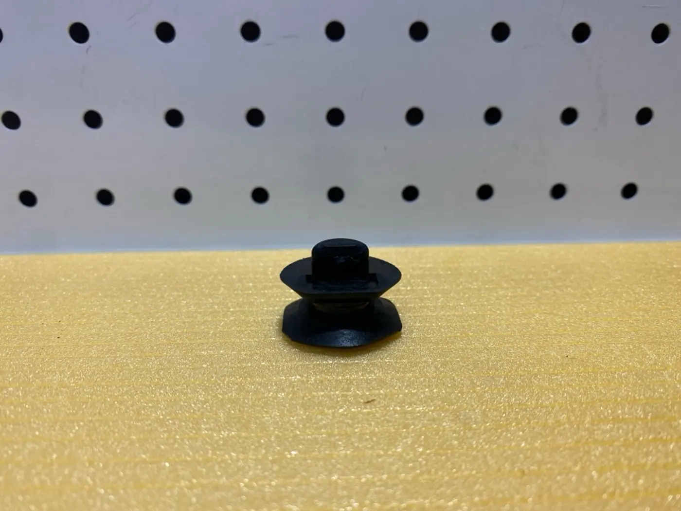 Замок крышки акб к DAF XF 2007