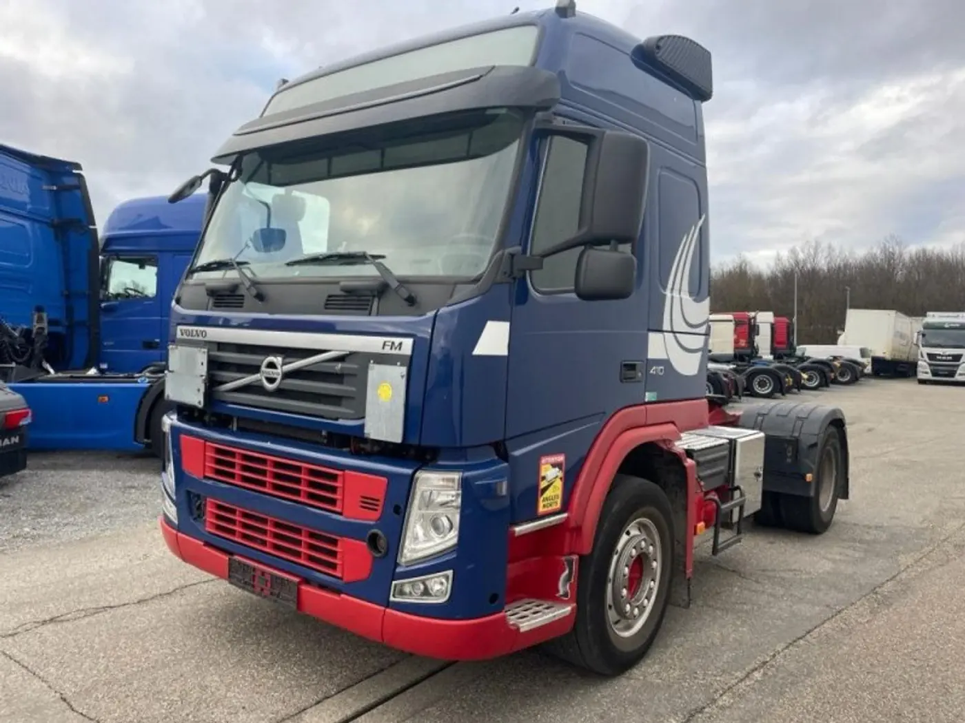 Стекло фары противотуманной левое к Volvo FH 2025