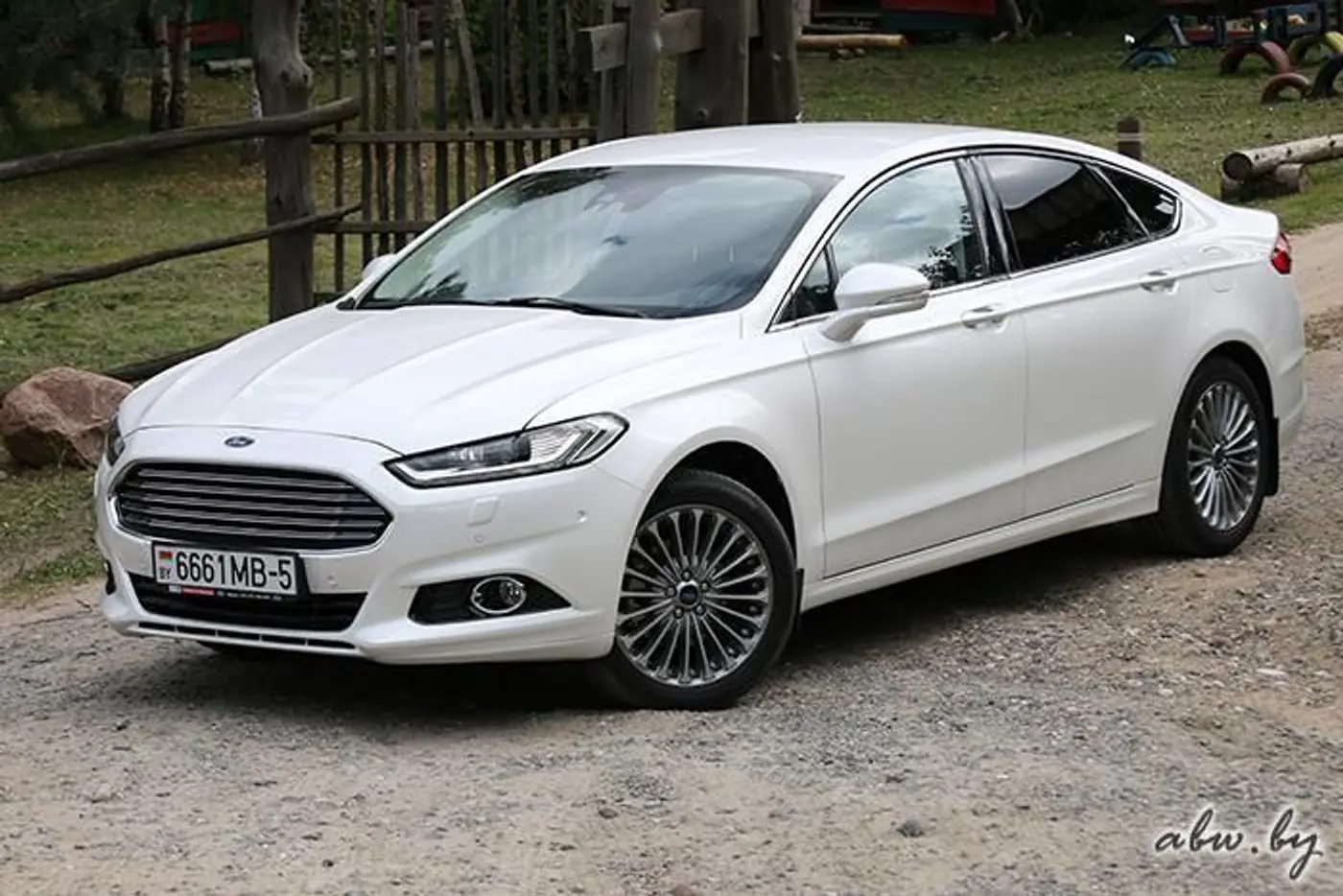 "Закос" под Aston Martin удался? Тест-драйв 240-сильного Ford Mondeo