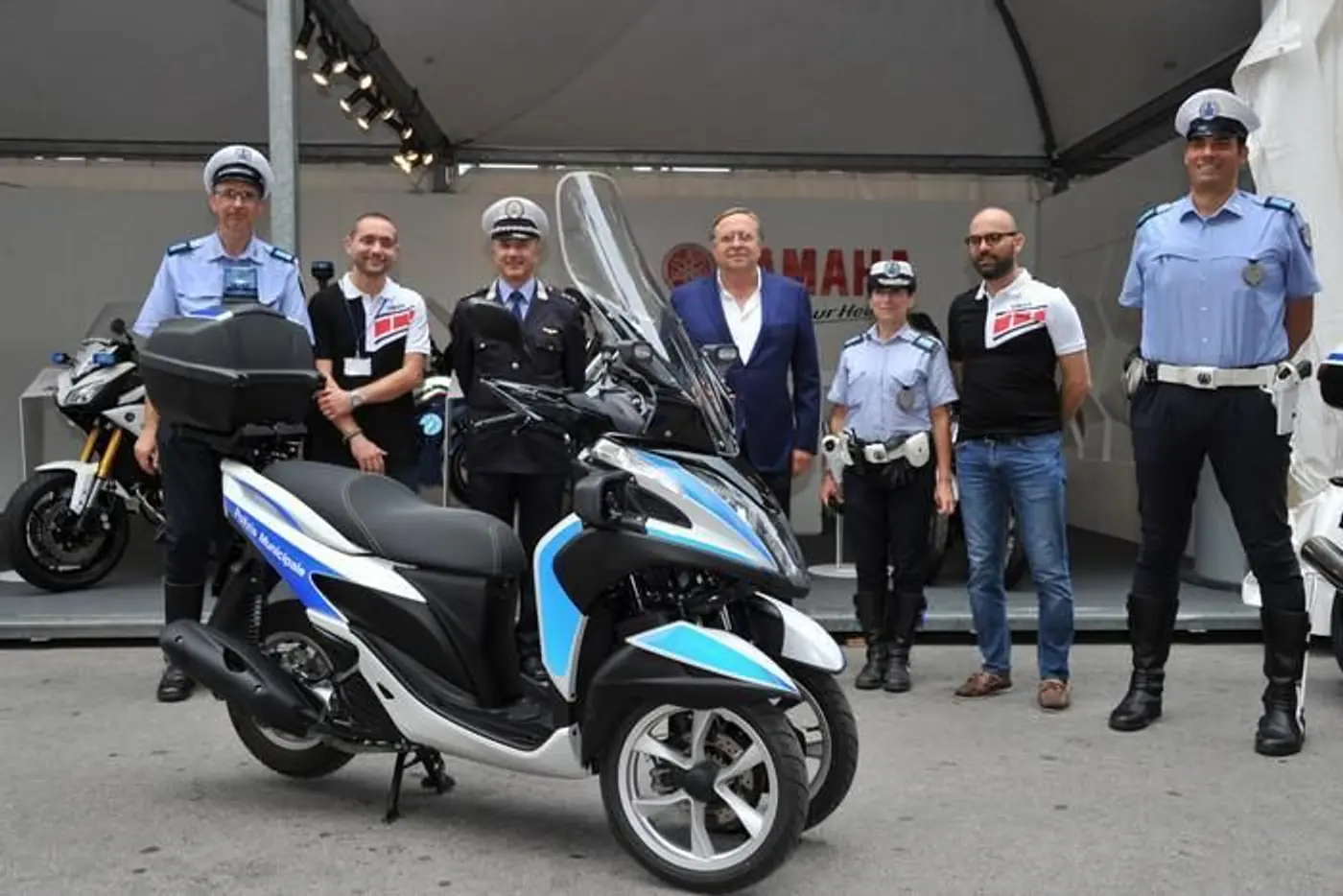 Итальянская полиция получила трехколесные скутеры Yamaha Tricity 125