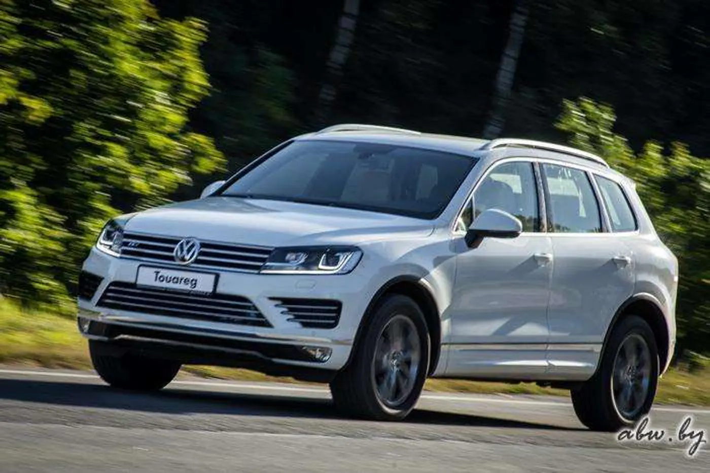 Снова в Беларуси: VW Touareg подешевел и сменил "гражданство"
