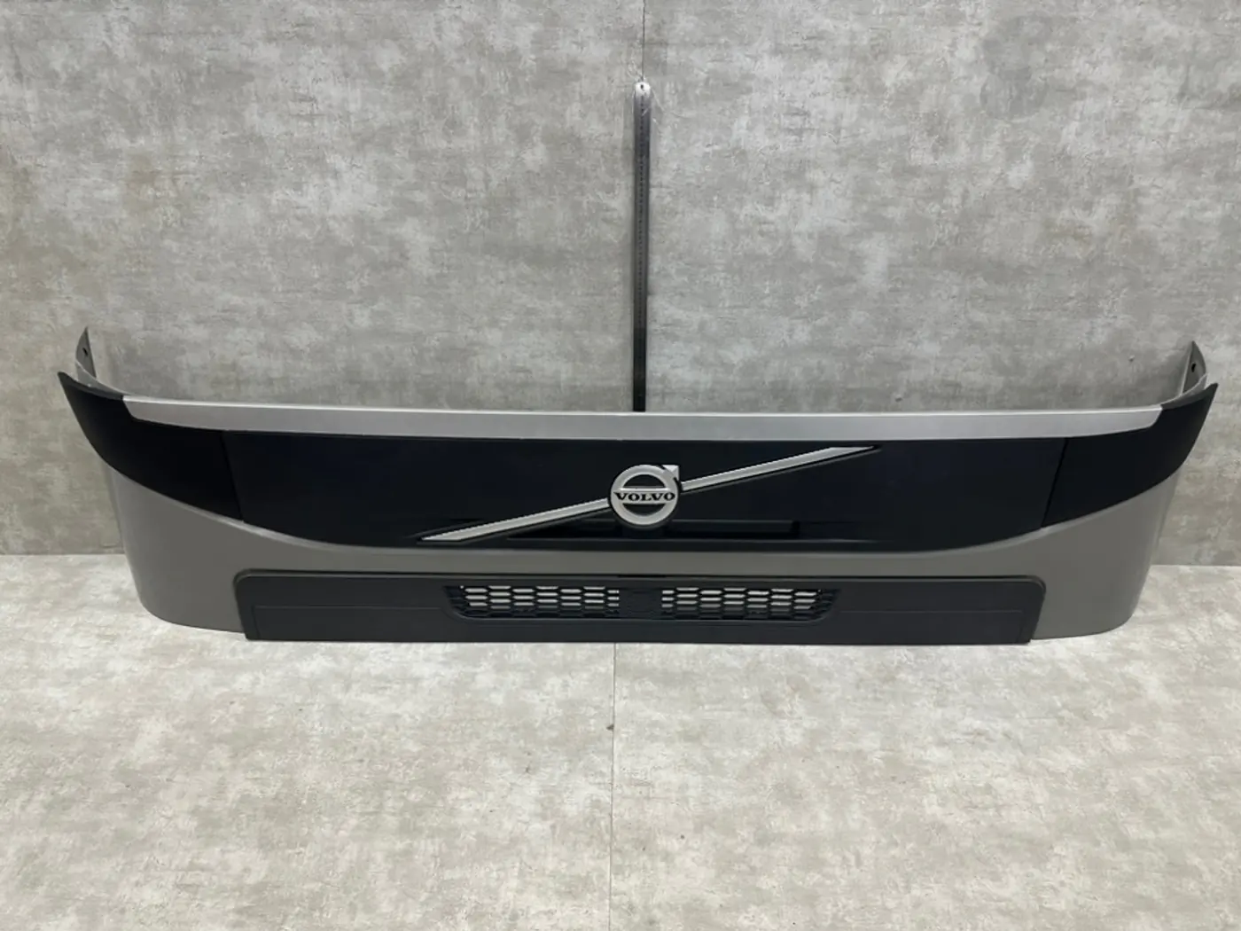 Капот к Volvo  2007