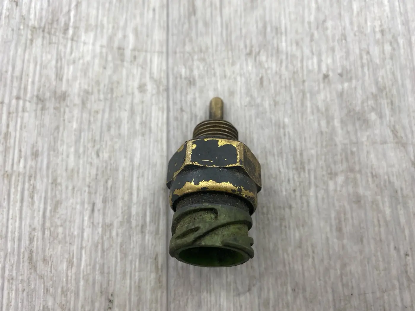 Датчик температуры топлива и охлаждающей жидкости к DAF XF 105 2007