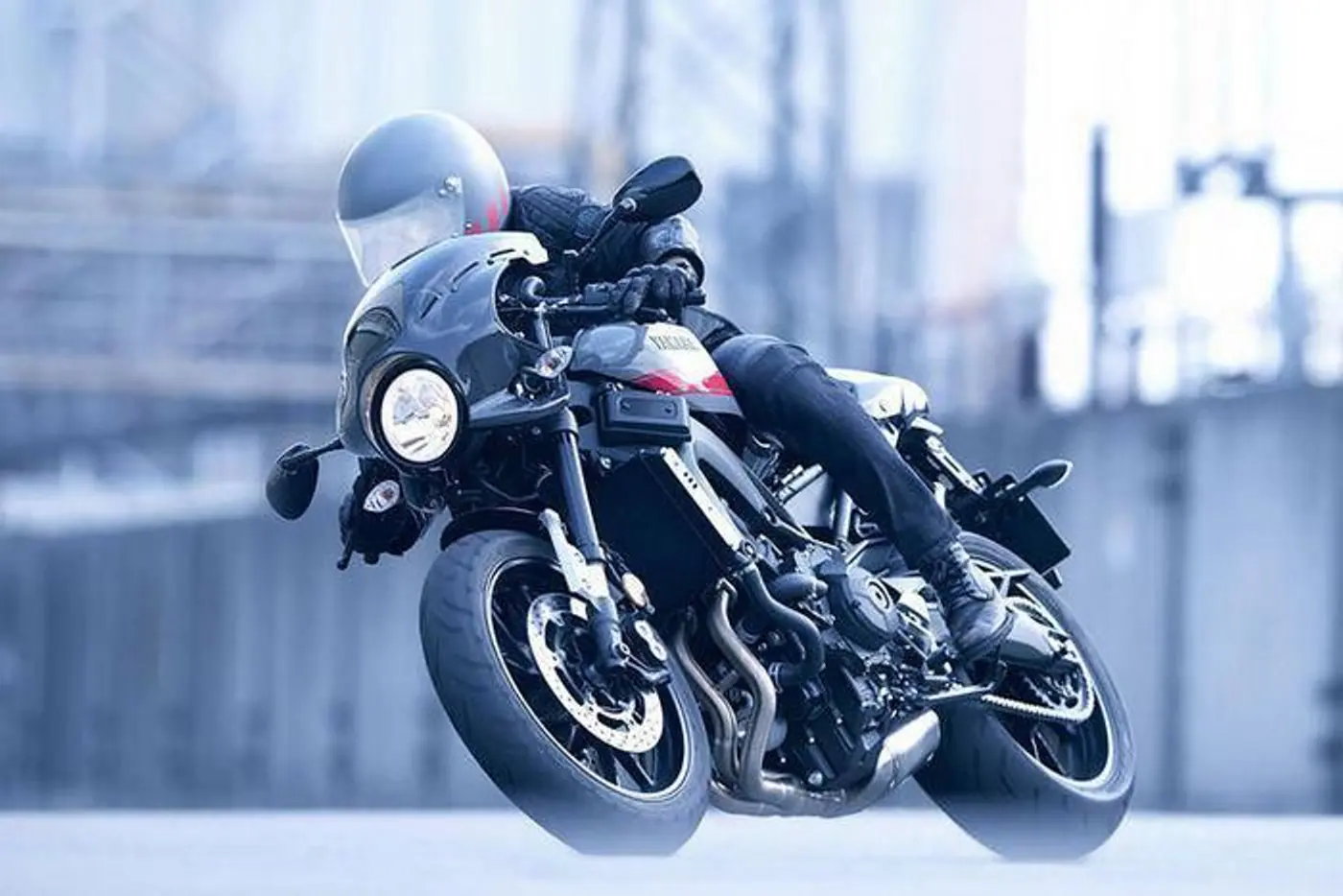 На двух колесах: чем заманивали посетителей мотоциклетной выставки EICMA в Милане?